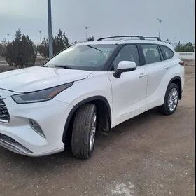 Toyota Highlander 2021