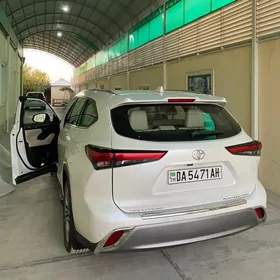 Toyota Highlander 2022