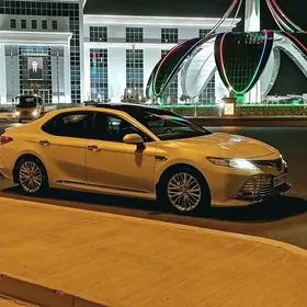 Toyota Camry 2018