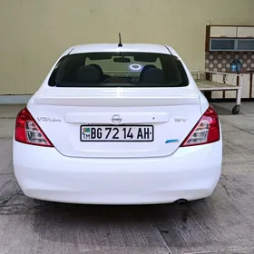 Nissan Versa 2012