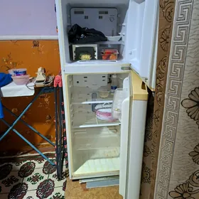 Samsung holadelnik