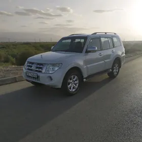 Mitsubishi Pajero 2013
