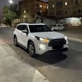 Toyota Highlander 2022