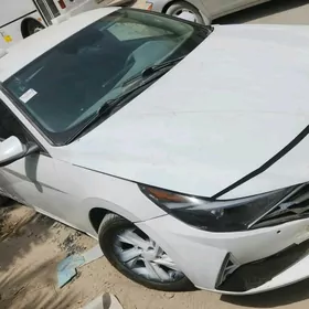 Hyundai Elantra 2021