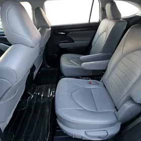 Toyota Highlander 2020