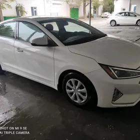 Hyundai Elantra 2019
