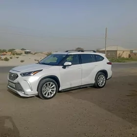 Toyota Highlander 2022