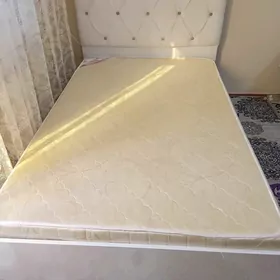 Спальный кровать