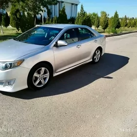 Toyota Camry 2014