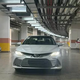 Toyota Camry 2023