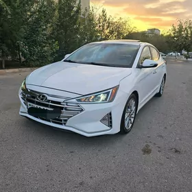 Hyundai Elantra 2019