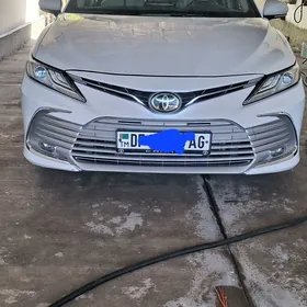 Toyota Camry 2021