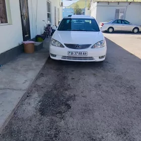 Toyota Camry 2004