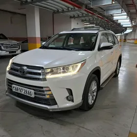 Toyota Highlander 2019
