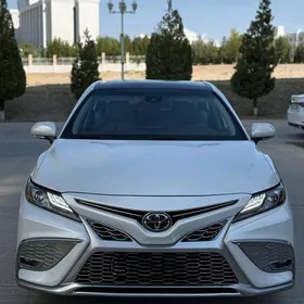 Toyota Camry 2022
