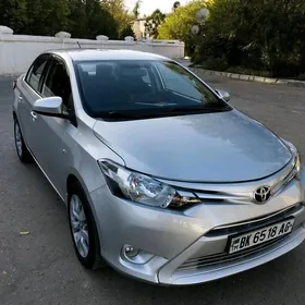 Toyota Yaris 2014