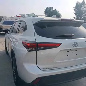 Toyota Highlander 2022