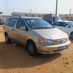 Toyota Sienna 2001