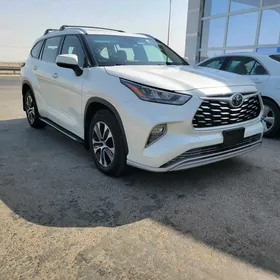 Toyota Highlander 2021