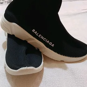 Кроссовки