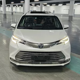Toyota Sienna 2022