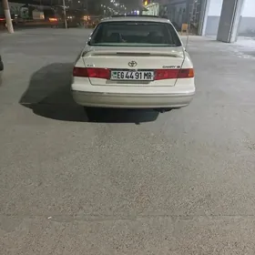 Toyota Camry 2000