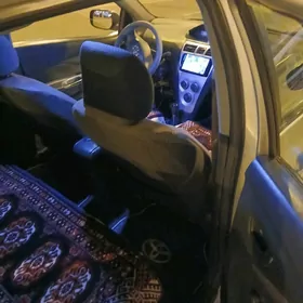 Toyota Yaris 2008