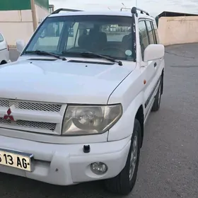 Mitsubishi Pajero 2000