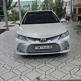 Toyota Camry 2023