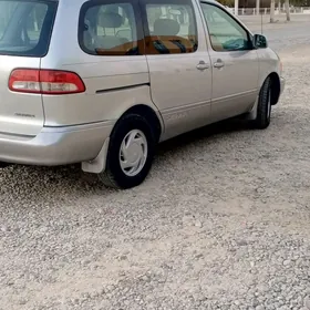 Toyota Sienna 2002