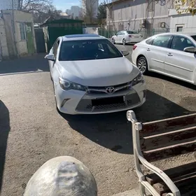 Toyota Camry 2016