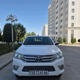 Toyota Hilux 2021