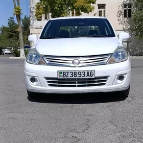 Nissan Versa 2010