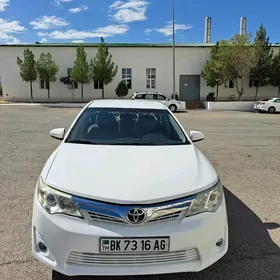 Toyota Camry 2014