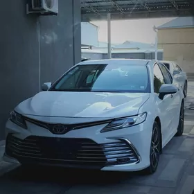 Toyota Camry 2021