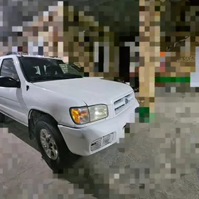 Nissan Pathfinder 2000