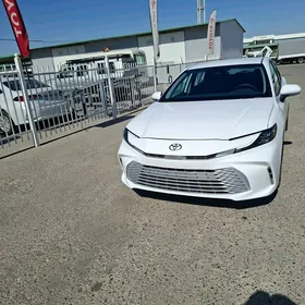 Toyota Camry 2025