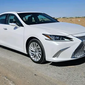 Lexus ES 2020