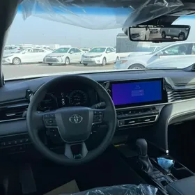 Toyota Camry 2025