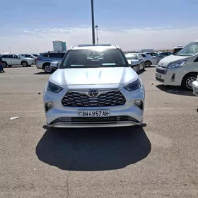 Toyota Highlander 2021