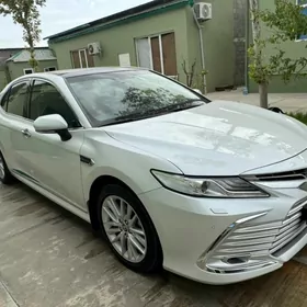 Toyota Camry 2021