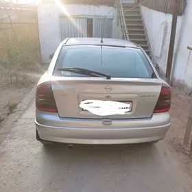 Opel Astra 2003