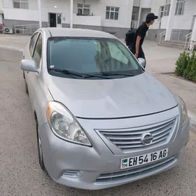 Nissan Versa 2011