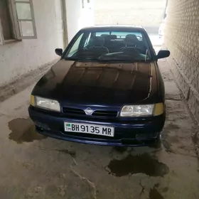 Nissan Primera 1996