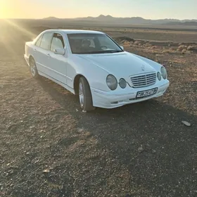 Mercedes-Benz E320 2000