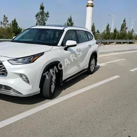 Toyota Highlander 2020