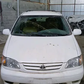 Toyota Sienna 2001