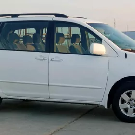 Toyota Sienna 2004