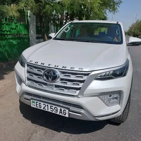 Toyota Fortuner 2024