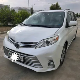 Toyota Sienna 2019